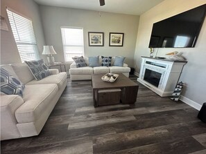 Smart TV - Burnin Daylight (Bolivar Peninsula)