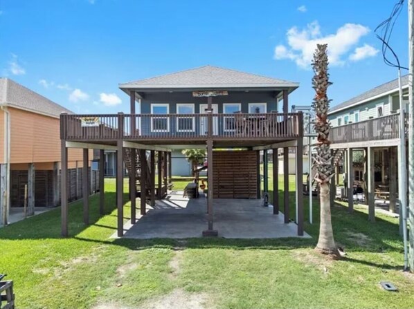 Property grounds - Burnin Daylight (Bolivar Peninsula)