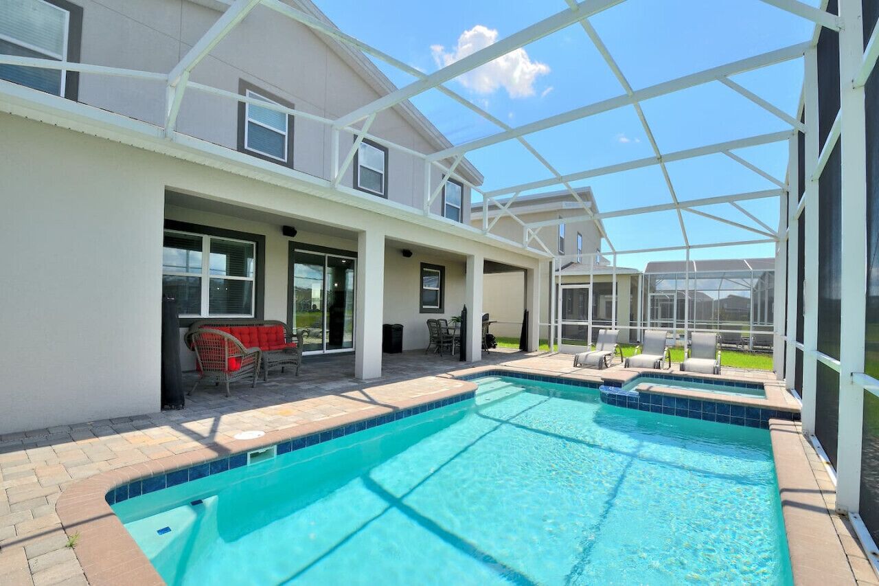 Et oppvarmet basseng