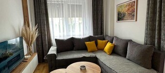 I&I 3 Bedrooms Apartment I