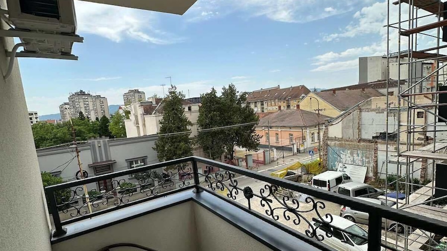 I&I 3 Bedrooms Apartment I