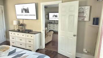 3 chambres, fer et planche à repasser, Wi-Fi, draps fournis