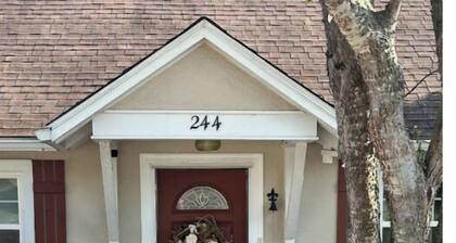 Lake Views! Little Bell Bungalow Charmer, Backyard, Game Room, Foosball