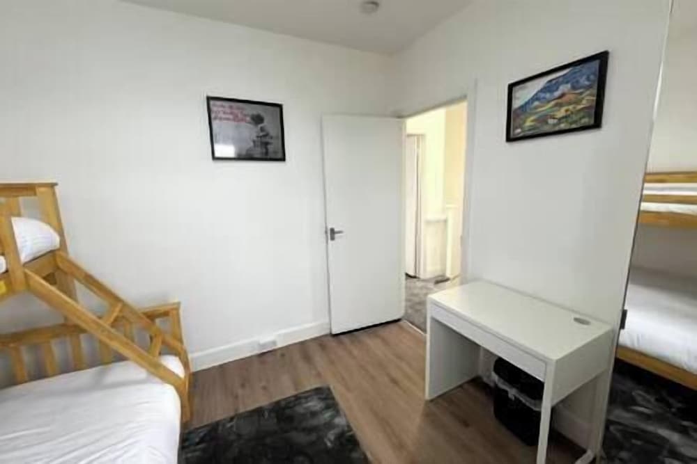 Numero Venti Aparthouse*wi fi* parking* Hot Tub NewcastleuponTyne