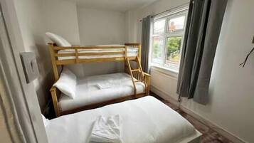 3 bedrooms, WiFi