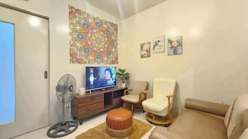 Apartment | Living area | TV