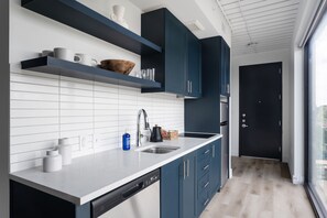 Private kitchen -  Studio Haus East 6th Austin by Kasa (Austin)