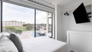 Studio Junior, 1 Tempat Tidur Queen (Self Check-in with Virtual Front Desk) | Didekorasi berbeda-beda dan dilengkapi dengan perabotan berbeda-beda