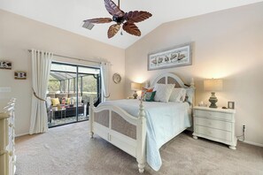 3 bedrooms, iron/ironing board, WiFi, bed sheets - Escape to a Lush Tropical Oasis: Private Pool (Fort Myers)