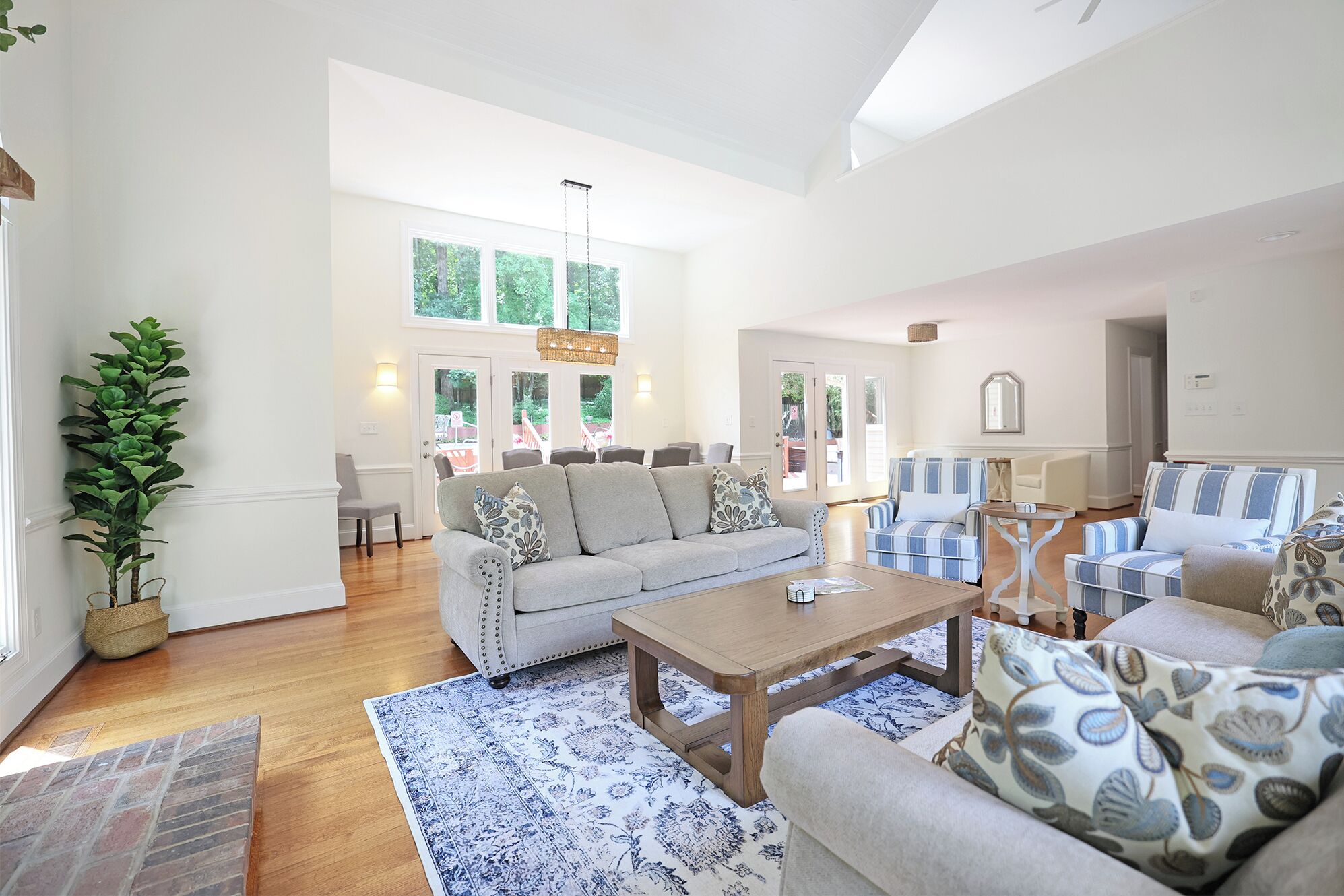 Smart TV, books, offices