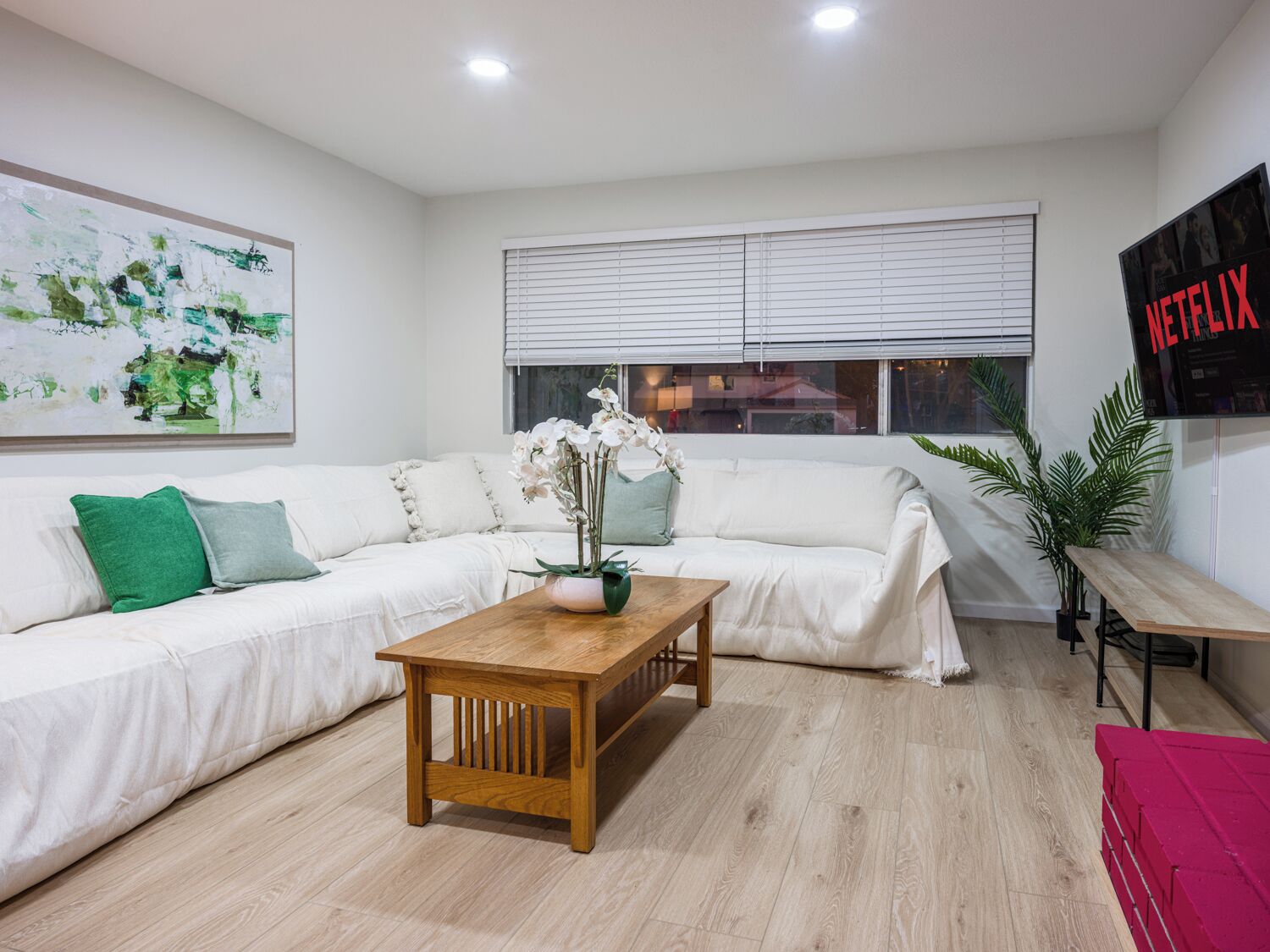 Smart TV, chimenea, videojuegos y tenis de mesa 