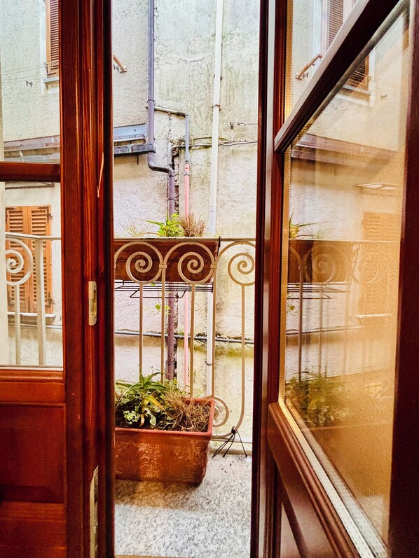 Interior - Cozy nest in the historic center (Omegna)