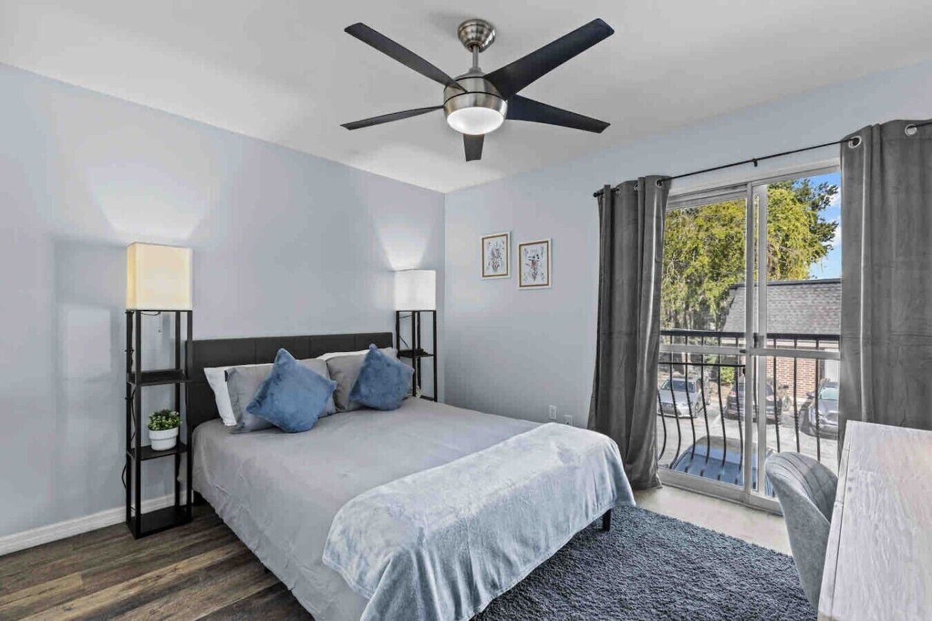 Desk, iron/ironing board, WiFi, bed sheets