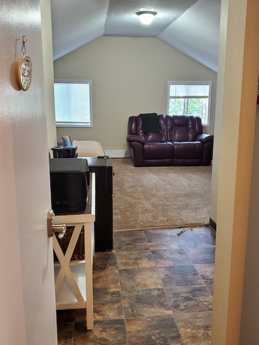 Cozy 1-bedroom Studio apartment in gorgeous Anchorage close to all the neat spot