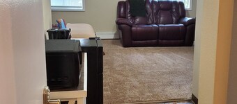 Cozy 1-bedroom Studio apartment in gorgeous Anchorage close to all the neat spot