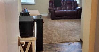 Cozy 1-bedroom Studio apartment in gorgeous Anchorage close to all the neat spot