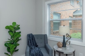 Interior - Central Buckhead 2BR apartment with king beds, full kitchen, fast Wi-Fi, and free parking — minutes from Lenox Square, Phipps Plaza, and top dining. (Atlanta)