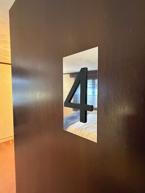 10 bedrooms, iron/ironing board, WiFi, bed sheets