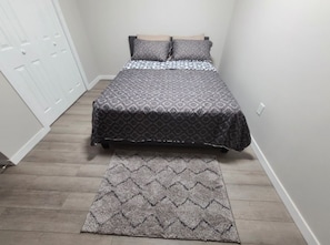 1 chambre, bureau, fer et planche à repasser, Wi-Fi