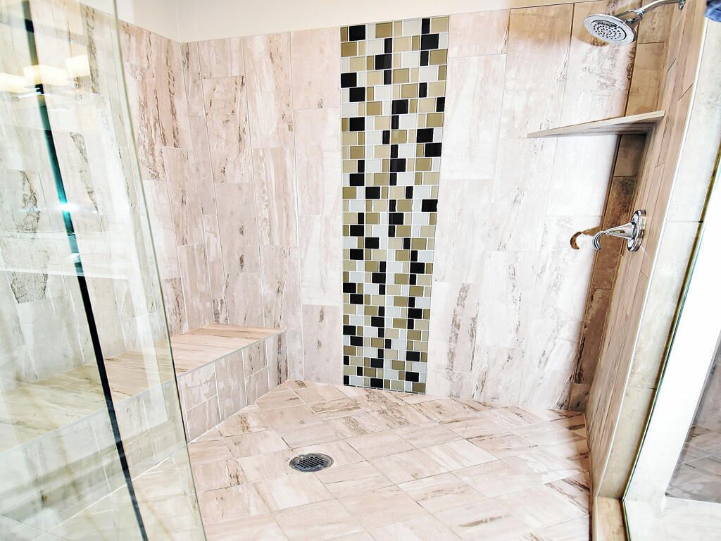 Luxury House | Bathroom | Separate tub and shower, towels, soap, shampoo