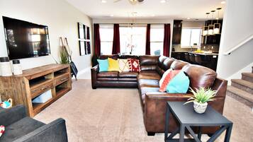 ๋ญ์
๋ฆฌ ํ์ฐ์ค | ๊ฑฐ์ค ๊ณต๊ฐ