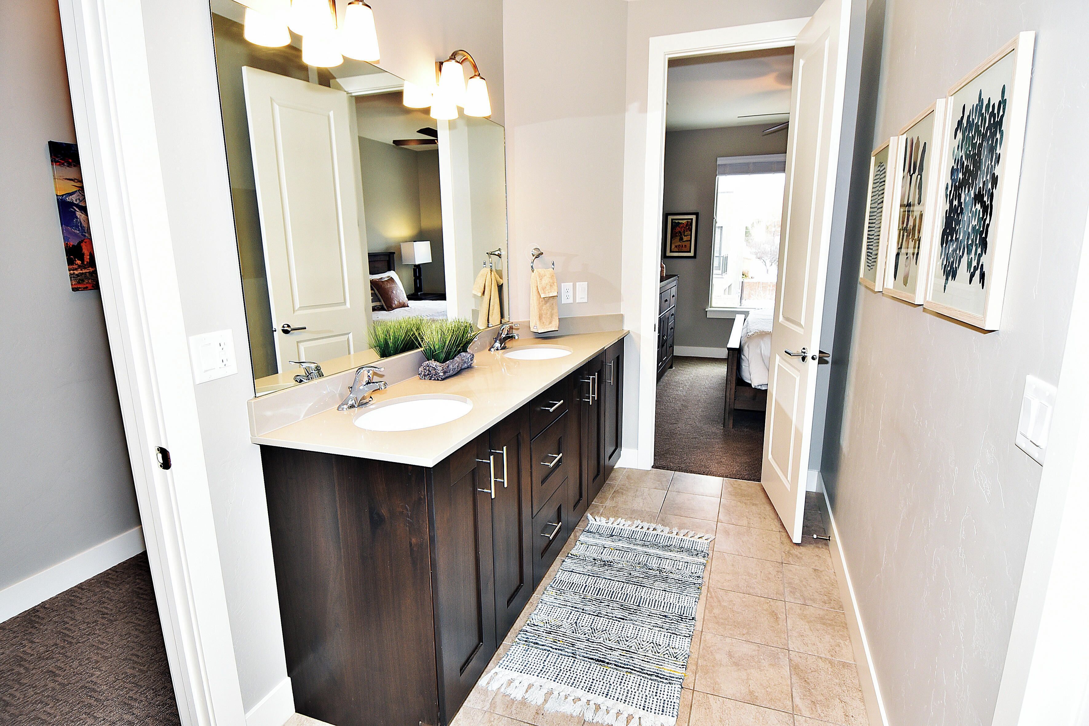 Luxury House | Bathroom | Separate tub and shower, towels, soap, shampoo