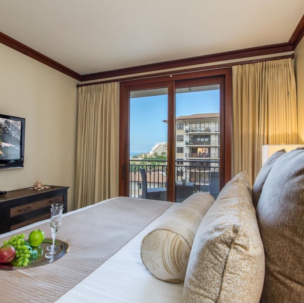 Beautiful Ko Olina Beach Villas Condo with Lanai Ocean Views