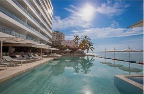 Pool - BANTAY BY BORACAY DELUXE 3 BEDROOMS CONDO 1C (Bucerías)