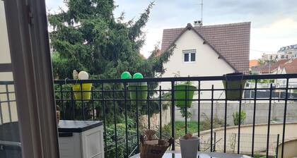 Cosy appartement T2 parking possible et  Ă  20mn de Paris centre en train.