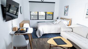 1 bedroom, desk, iron/ironing board, WiFi