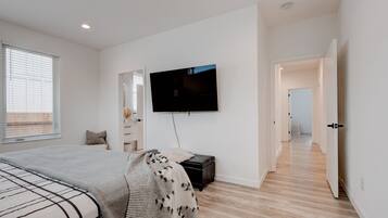 3 bedrooms, iron/ironing board, travel crib, free WiFi