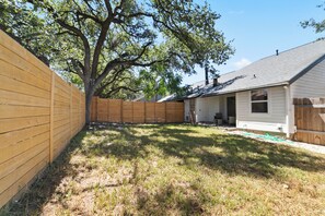 Exterior - Charming 3-bedroom house in South Austin (Austin)