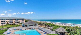 Oceanside Condo w/ Heated Indoor Pool, 2 Outdoor Pools, Beach Access & Bikes!