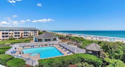 Oceanside Condo w/ Heated Indoor Pool, 2 Outdoor Pools, Beach Access & Bikes!