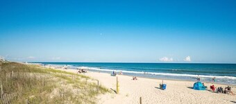Oceanside Condo w/ Heated Indoor Pool, 2 Outdoor Pools, Beach Access & Bikes!