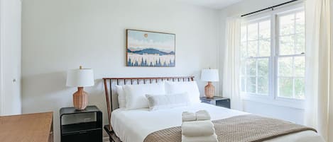 2 camere, una scrivania, ferro/asse da stiro, Wi-Fi gratuito