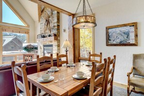 Dining - Winter Park Resort Villa 308 I Private Hot Tub I Great Views I Bunk Room I Discounted Attractions (Winter Park)