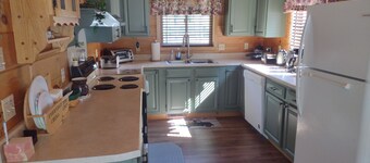 Bergland Bay Hideaway is a Lovely 3-bedroom Lakefront house in Bergland Mi