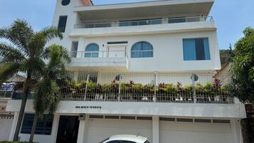 Bagian depan properti