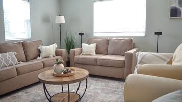 Smart-tv och eldstad