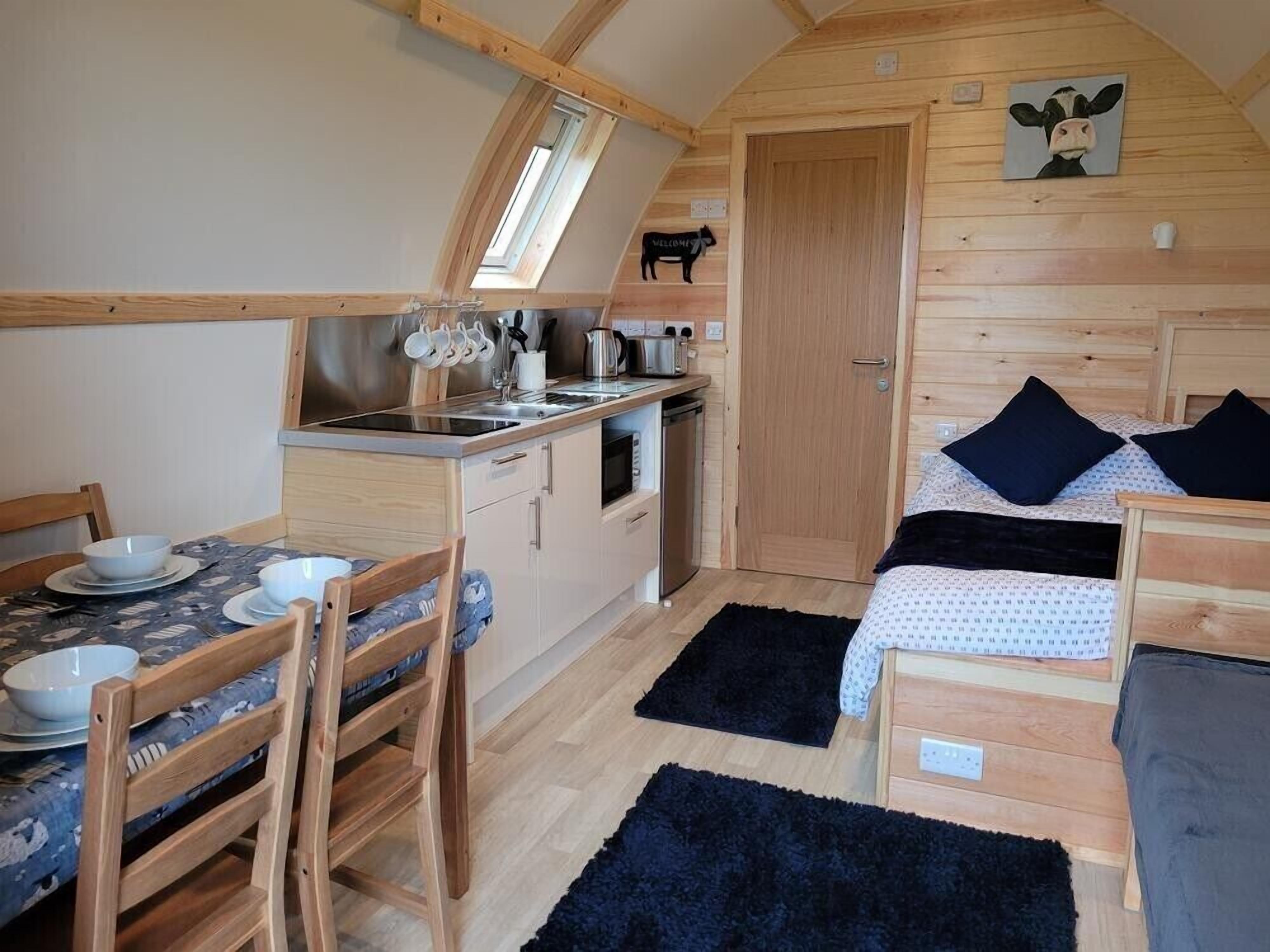 1 bedroom, WiFi (free), bed sheets