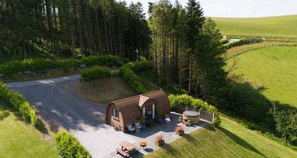 Luxury Wooden Cabin With Wood Fired Hot Tub