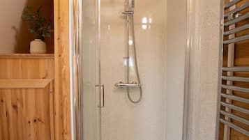 Shower, towels