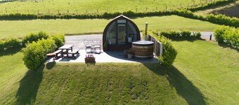 Luxury Ensuite Wooden Glamping Cabin With Hot Tub