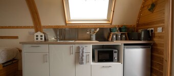 Accessible and Cosy Ensuite Cabin with Hot Tub