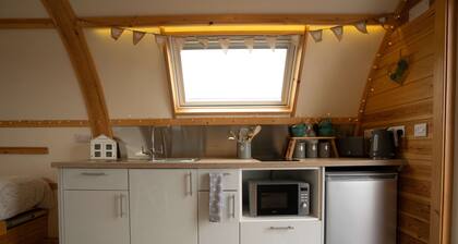 Accessible and Cosy Ensuite Cabin with Hot Tub