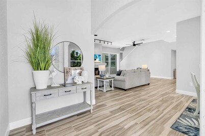 Spacious 5-bedroom house in lovely Rotonda West with fast WiFi and Private Pool