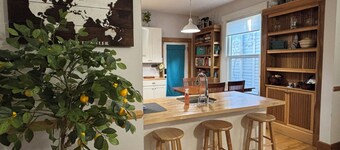 Charming Duplex by Bottleworks Mass Ave in Historic neighborhood