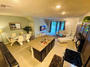Interior - Modern 3-bedroom townhome with garage near Downtown Tampa (Riverview)