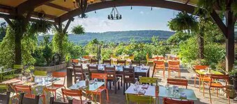 Luxe 10 guest Cottage Ski/Golf/Fire Pit/Lakes/Hike